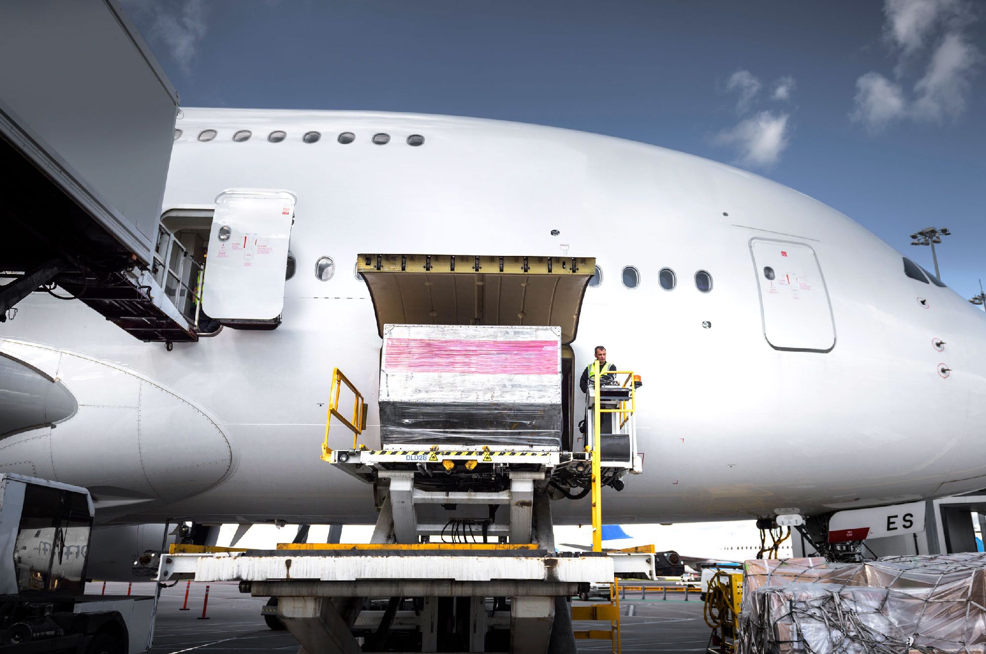 kjcargoservice.co.uk